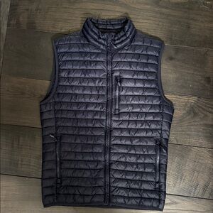 GAP Men's Navy Puffer Vest